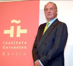 Don Juan Carlos durante la visita a la sede del Instituto Cervantes