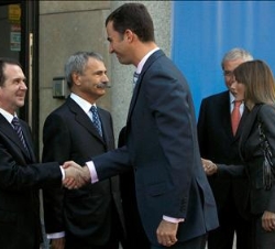 Su Alteza Real el Príncipe de Asturias saluda al alcalde de Vigo, Abel Caballero y la Princesa y al delegado del Gobierno en Galicia, Manuel Ameijeira