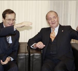 Don Juan Carlos con el Secretario General de la OSCE, Marc Perrin de Brichambaut