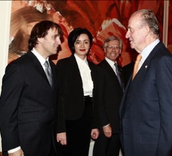 Don Juan Carlos saluda al Embajador de Andorra ante la OSCE, Joan Pujal Laborda
