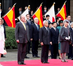 Los Reyes y los Emperador de Japón durante la Ceremonia de Bienvenida