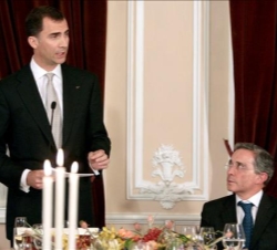 Don Felipe, durante sus palabras en la cena ofrecida por el Presidente colombiano, Álvaro Uribe, y su esposa