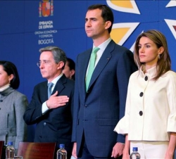 Los Príncipes con el Presidente Uribe y su esposa, en la inauguración del Foro de Inversiones y Cooperación Empresarial