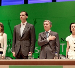 Los Príncipes, con el Presidente Uribe y su esposa, en el Congreso de Víctimas del Terrorismo