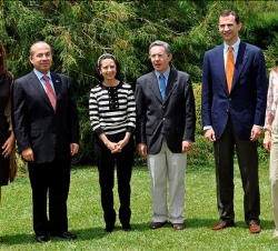 Los Príncipes, con los Presidentes de Colombia y de México y sus respectivas esposas, en la finca privada del Presidente Uribe