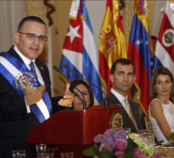 Los Príncipes de Asturias escuchan el discurso de investidura de nuevo Presidente de El Salvador, Mauricio Funes