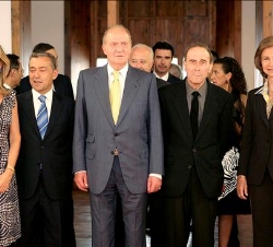 Sus Majestades, con Cristino de Vera, el presidente del Gobierno de Canarias y la ministra de Ciencia e Innovación