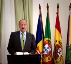 Don Juan Carlos, durante sus palabras en la Cámara Municipal de Funchal