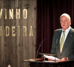 El Rey, durante su intervención en el Instituto del Vino de Madeira