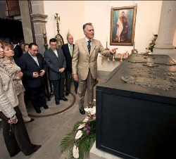 Visita a la tumba del Emperador Carlos I de Austria