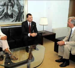 Su Alteza Real el Príncipe de Asturias durante el encuentro con el Presidente de la República Oriental del Uruguay, Tabaré Vázquez