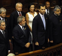 Su Alteza Real el Príncipe de Asturias junto a los presidentes de Colombia, Brasil y Paraguay durante la Ceremonia de Declaración de Fidelidad Constit