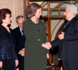 Doña Sofía, con el Presidente de Chipre y su esposa, en el Palacio Presidencial