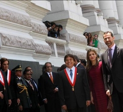 Los Príncipes, con el presidente del Congreso de la República del Perú, César Zumaeta