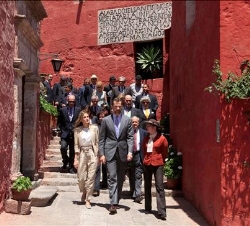 Los Príncipes, durante su visita al Monasterio de Santa Catalina de Arequipa