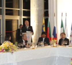 Don Juan Carlos durante sus palabras en la cena oficial