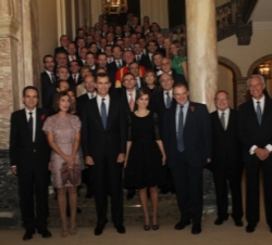 Los Príncipes de Asturias, a su llegada, con la Junta Directiva y los Patronos de la Cámara Oficial de Comercio de España en Gran Bretaña