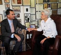 Don Felipe junto a la expresidenta Violeta Chamorro