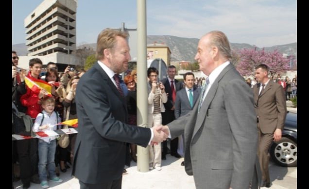Su Majestad el Rey recibe el saludo del Presidente de turno de Bosnia y Herzegovina, Bakir Izetbegovic
