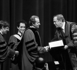 El Rey Don Juan Carlos I es investido doctor "honoris causa" por la Universidad de Nueva York