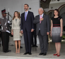 Viaje Oficial a la República de Panamá. Los Príncipes, con el Presidente Martinelli y su esposa