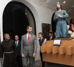 Visita Oficial a la República de Ecuador. Don Felipe y Doña Letizia durante la visita por el museo