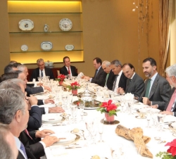 Don Felipe durante el almuerzo con los representantes de las grandes empresas españolas asentadas en México