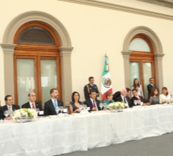 Don Felipe durante el almuerzo ofrecido por el Presidente de los Estados Unidos Mexicanos, Enrique Peña Nieto