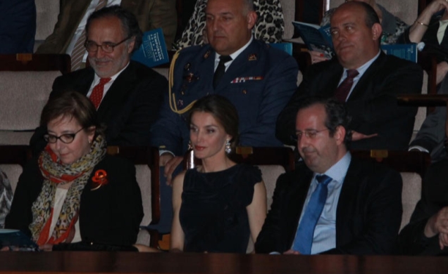 La Princesa, durante el concierto, junto a la secretaria de Estado de Comunicación, Carmen Martínez de Castro, y el presidente de la Fundación Excelen