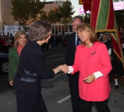 Su Majestad la Reina Doña Sofía recibe el saludo de la secretaria de Estado de Servicios Sociales e Igualdad en funciones, Susana Camarero
