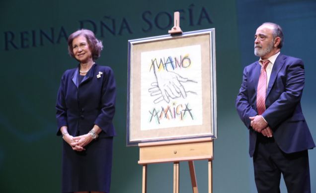 Su Majestad la Reina Doña Sofía recoge el “Premio Anónimo con Nombre” concedido por el jurado de los Premios Mano Amiga de la Asociación Alzheimer Leó