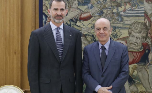 Su Majestad el Rey junto al Ministro de Estado de Relaciones Exteriores de la República Federativa de Brasil, José Serra