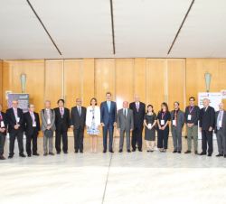 Su Majestad el Rey junto a las autoridades asistentes a la International Conference on Intelligent Robots and Systems-IROS’2018