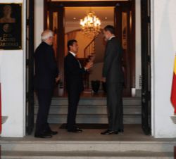 Su Majestad el Rey a su llegada al encuentro con el Presidente Enrique Peña Nieto en el complejo Los Pinos