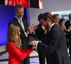 Su Alteza Real la Princesa de Asturias y de Girona entrega el Premio FPdGi Empresa 2019 a Ignacio Hernández Medrano
