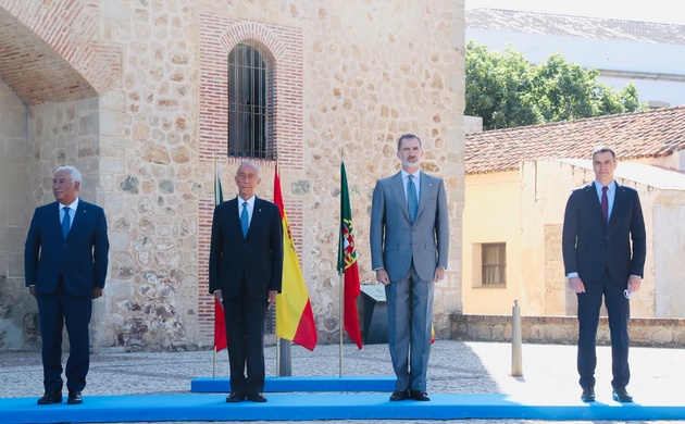 Su Majestad el Rey, el presidente de la República Portuguesa, Marcelo Rebelo de Sousa, el presidente del Gobierno, Pedro Sánchez, y el primer ministro