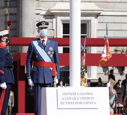 Su Majestad el Rey durante el homenaje a los caidos por España
