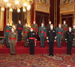 Audiencia militar de Su Majestad el Rey a un grupo de Generales de Brigada
