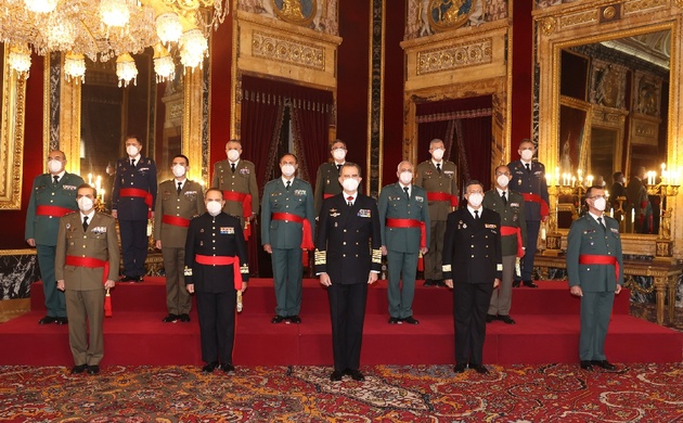 Audiencia militar de Su Majestad el Rey a un grupo de Generales de Brigada