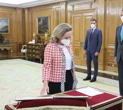 Nadia María Calviño Santamaría promete su nuevo cargo como vicepresidenta segunda del Gobierno ante Su Majestad el Rey