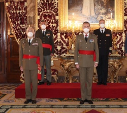 Audiencia militar de Su Majestad el Rey a un grupo de Generales de División y Vicealmirante, tras haber sido designados para asumir el mando de distin