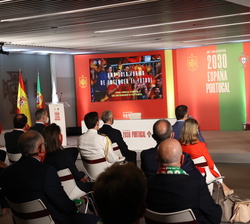 Proyección de un video promocional de la Candidatura Ibérica para la Copa Mundial de Fútbol de 2030 que presentarán ambos países conjuntamente