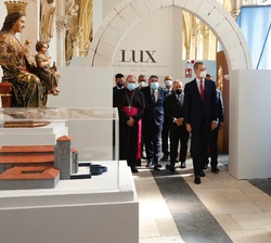 Don Felipe durante el recorrido por la exposición “LUX” de la Fundación “Las edades del hombre”