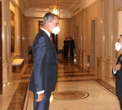 Su Majestad el Rey recibe el saludo del ministro de Asuntos Exteriores, Unión Europea y Cooperación, José Manuel Albares