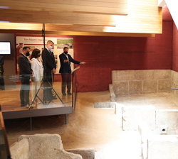 Don Felipe en el Espacio Lagares que contiene restos arqueológicos del siglo XVI y alberga la exposición permanente 