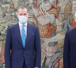 Su Majestad el Rey junto al Sr. Jens Stoltenberg, Secretario General de la OTAN