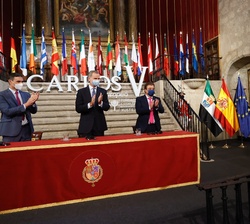 Don Felipe, el presidente del Gobierno y el presidente de la Junta de Extremadura y presidente del Patronato de la Fundación Academia Europea e Iberoa