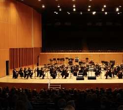 Vista general del auditorio durante el concierto ofrecido por el guitarrista, Pablo Sáinz-Villegas y la Orquesta Sinfónica del Principado de Asturias dirigidos por el maestro Jose Vicent