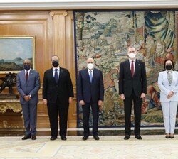 Su Majestad el Rey y el presidente de la República Islámica de Mauritania, Mohamed Ould Cheikh El Ghazouani, y las delagaciones española y mauritana