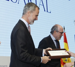 Su Majestad el Rey entrega el Premio “José Manuel Lara” a la ambición y el propósito empresarial a Mireia Trepat, cofundadora y CMO de Fre